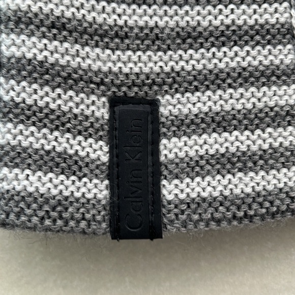 Calvin Klein Revisable Beanie - Picture 2 of 7